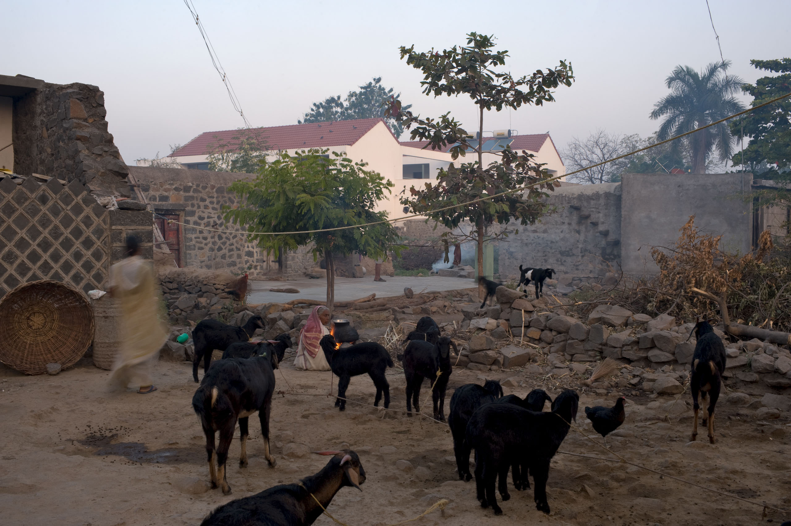 Opolis Architects, Bombay  |  Sarpanch House, Akluj